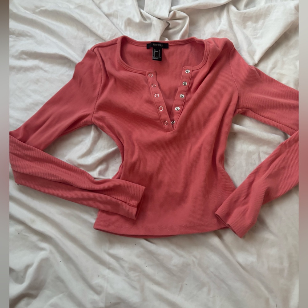 Forever 22  Women's Pink Long Sleeve Button Up Top
